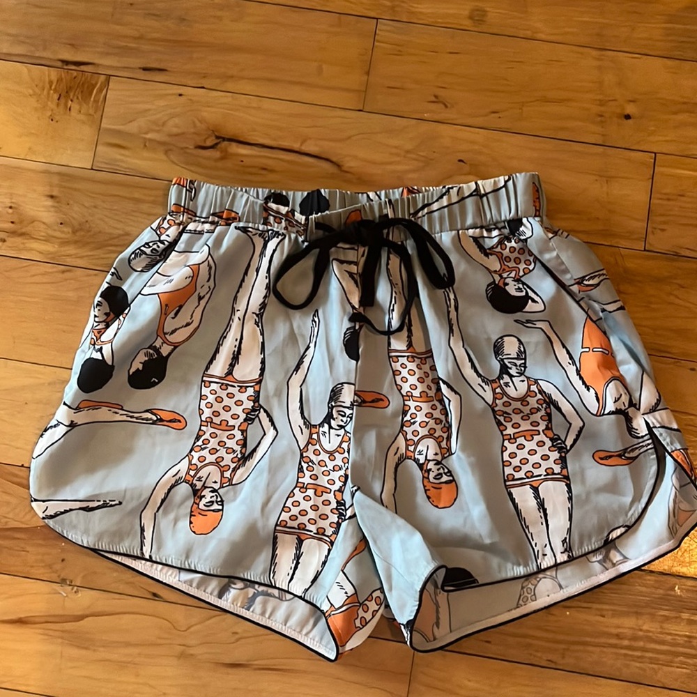 Silk high waist vintage shorts -size 2/4